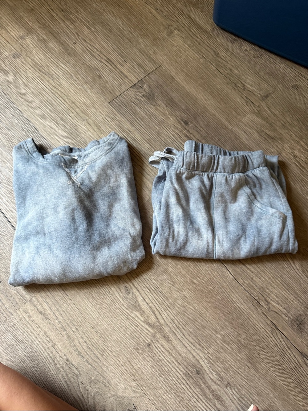 Wonderly Light Gray Cozy Sweatshirt and Jogger Set